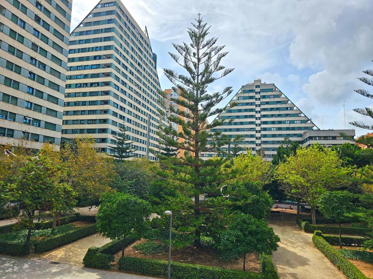 Apartamentos Las Ciencias F Valencia Exteriör bild